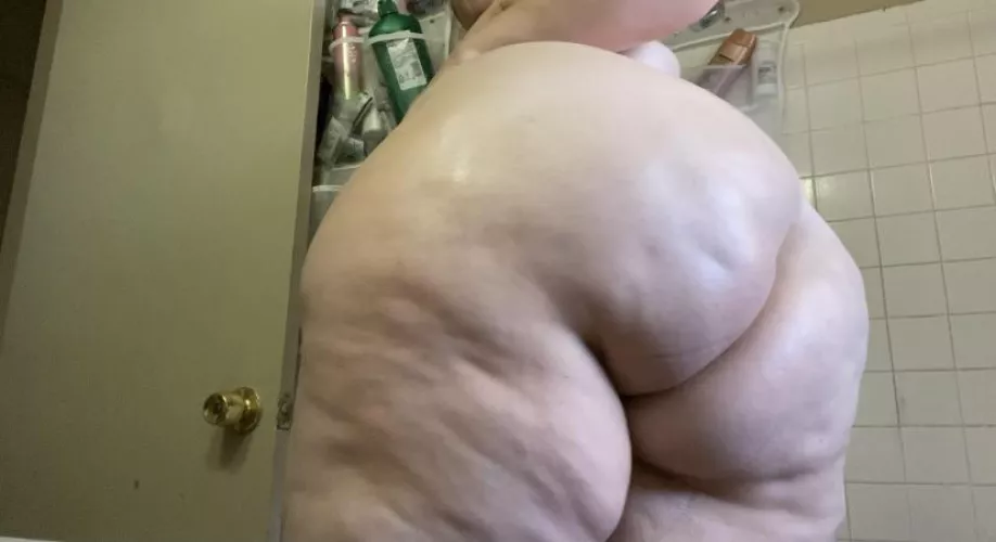 a big 🍑 by Ok-Gas3238