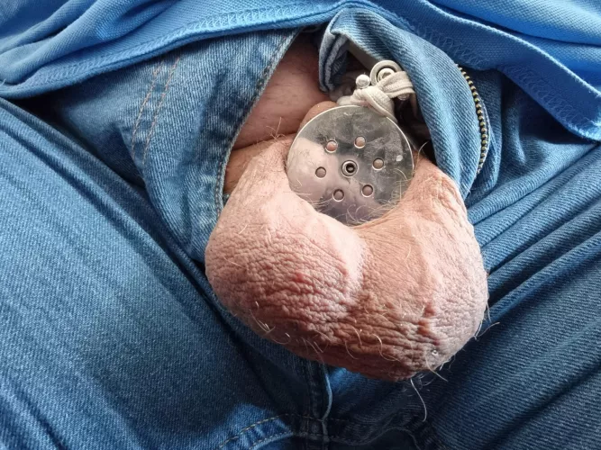 A bit free time at work by Kondonos