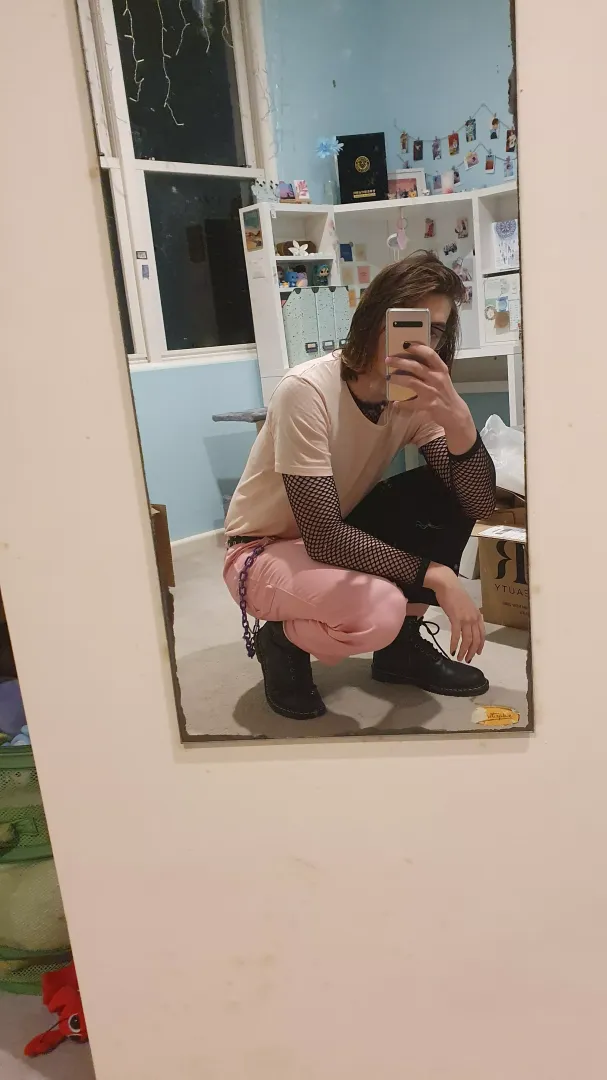 A bit of a diff fem look to show you don't only need skirts and thigh highs! posted by Va1kyr1