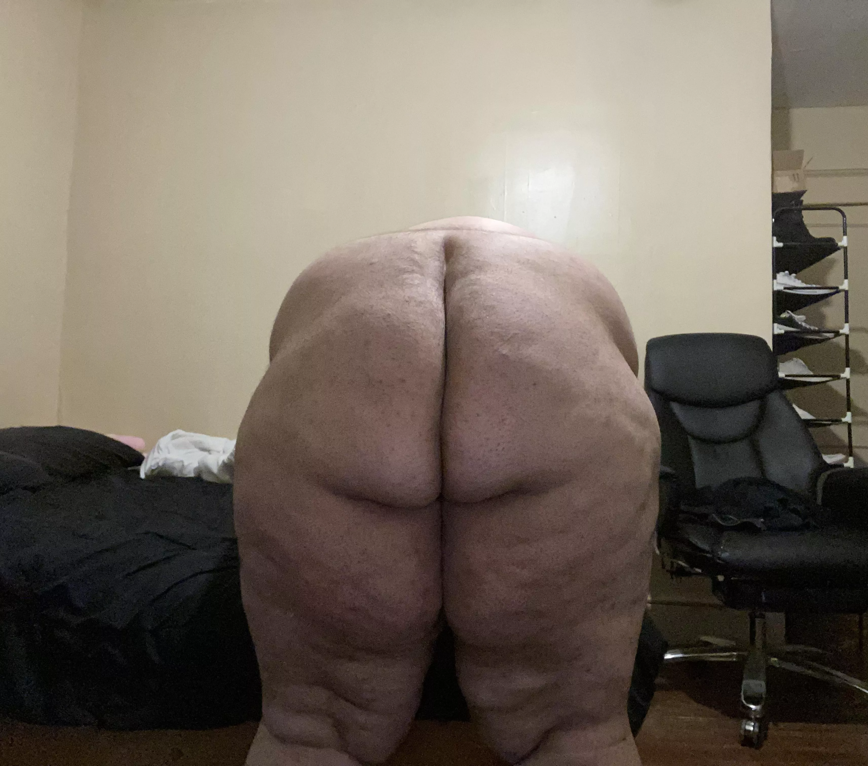 A booty for a chaser 😌 posted by cykachub