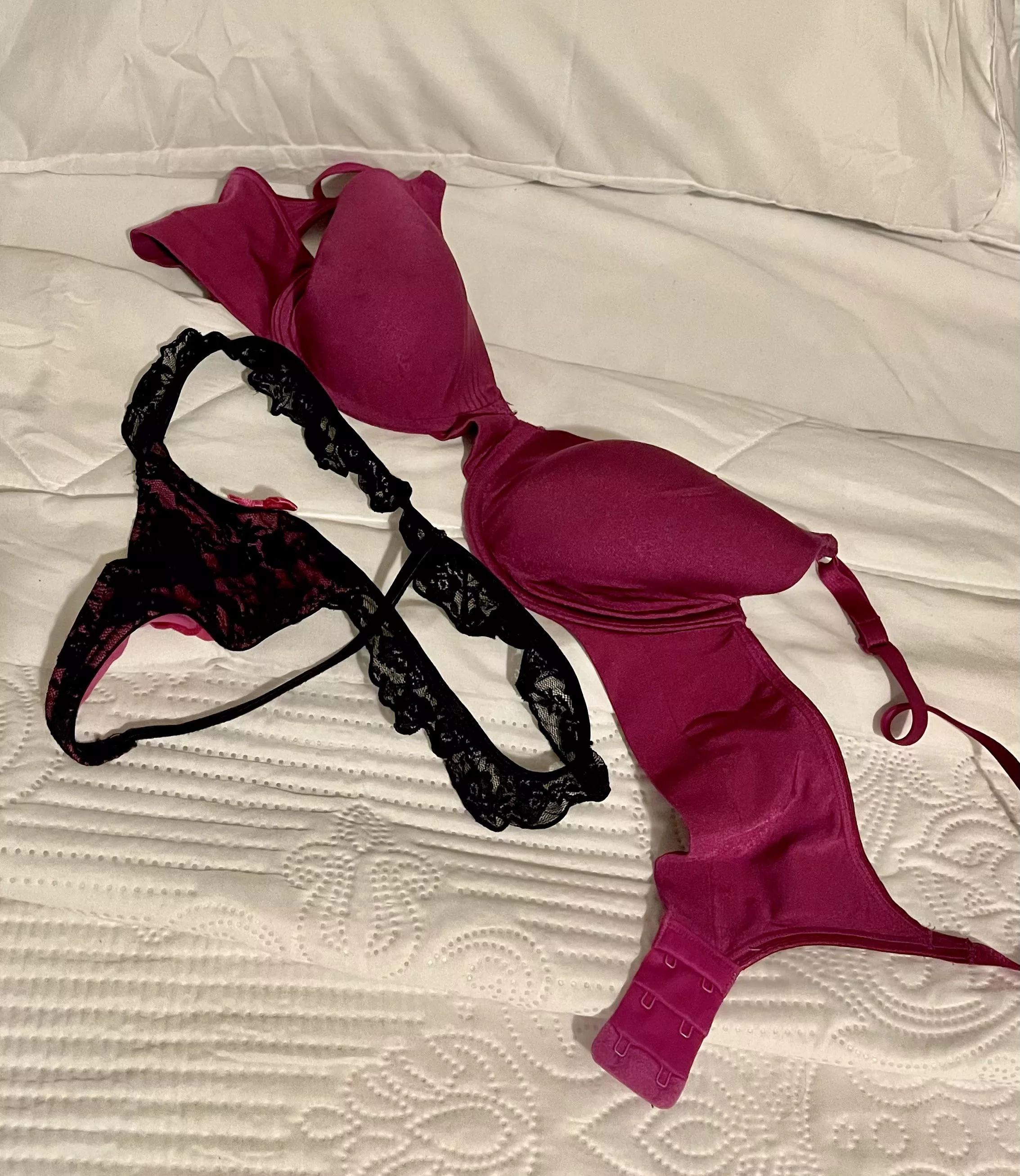 A couple items belonging to the wife posted by GuyWhoShares85