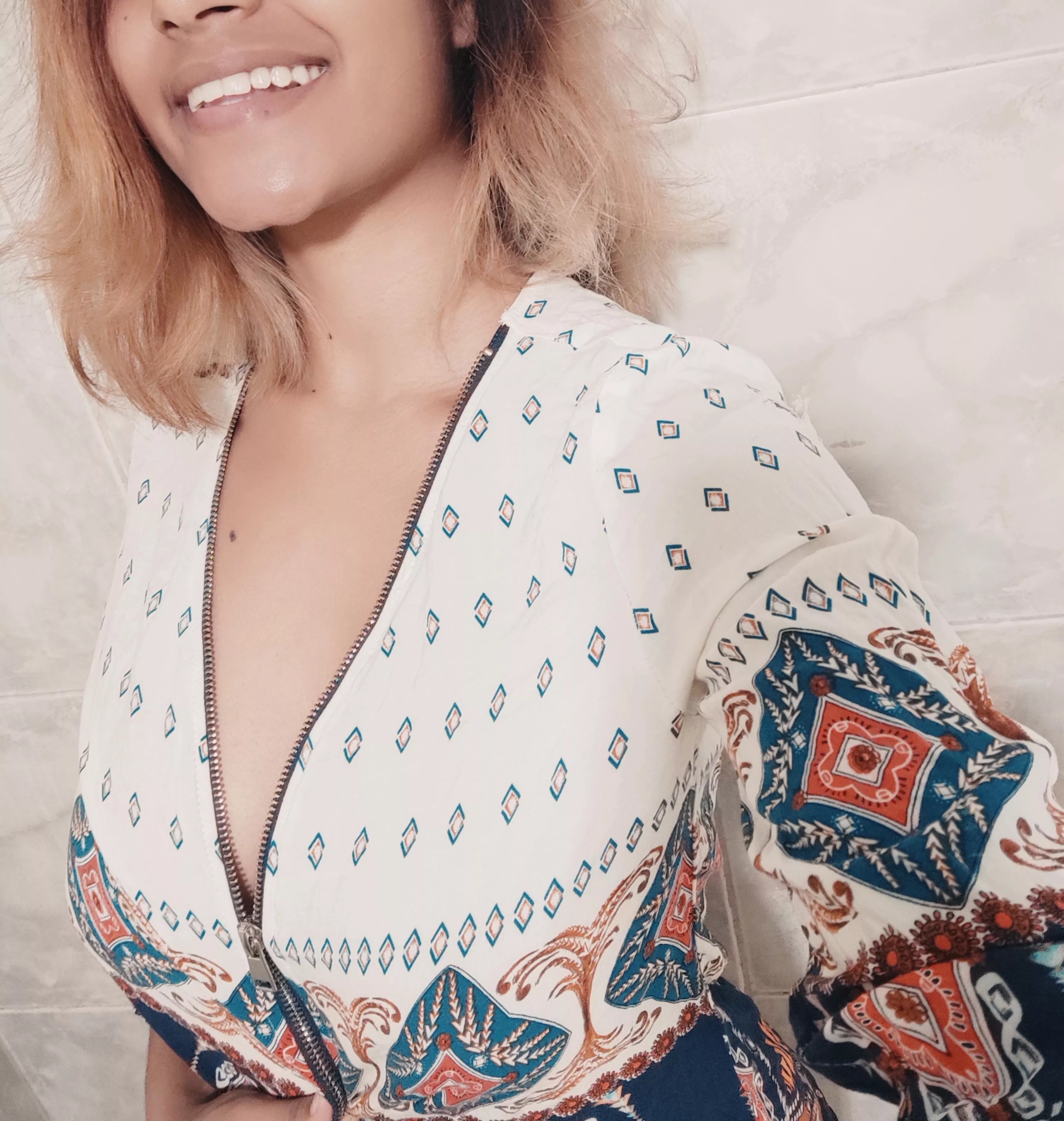 A cute smile enjoying a new day (F) posted by TrixiehottieXoXo