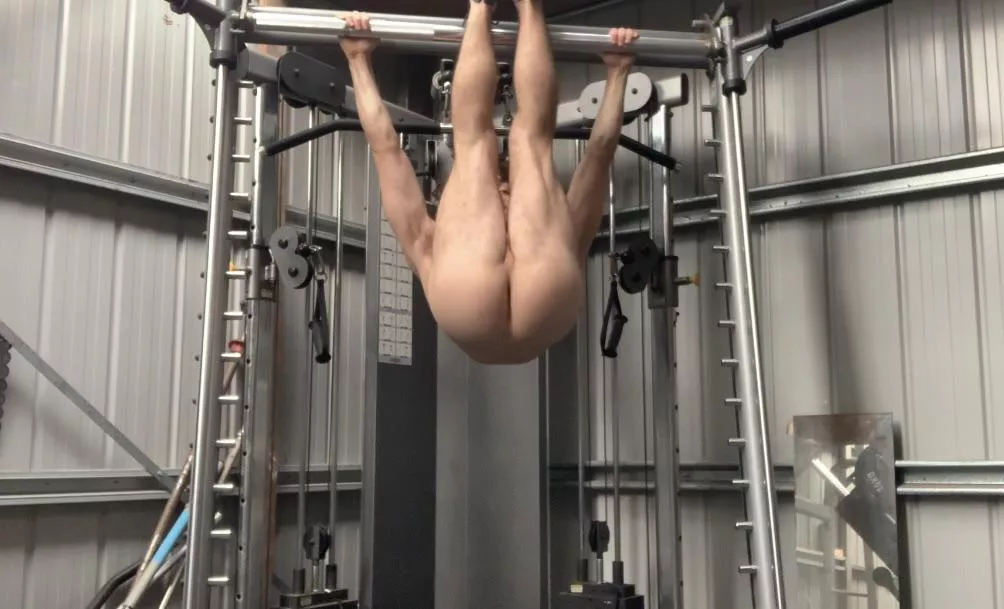 A different kinda view 👁🍑(20) posted by Traditional-Ad2386