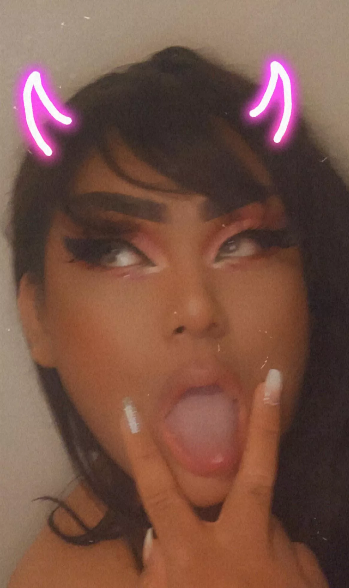 A goddess is is your presence, worship me 😈🤍🤤 posted by gagaoohlala123