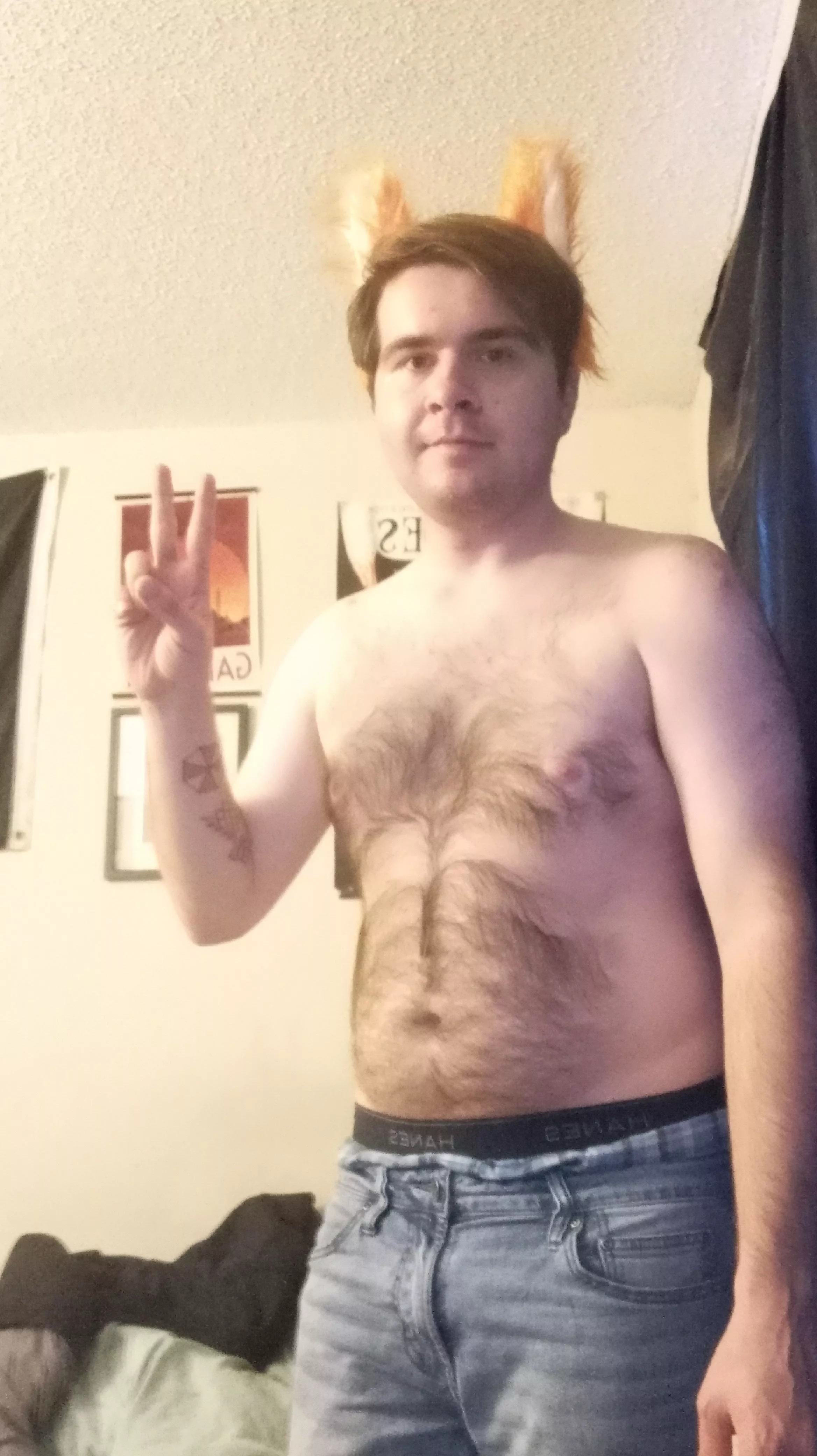 A (hopefully) cute fox boy says hi! dms open if anyone wants to chat about anything ^_^ posted by Ghost_King666