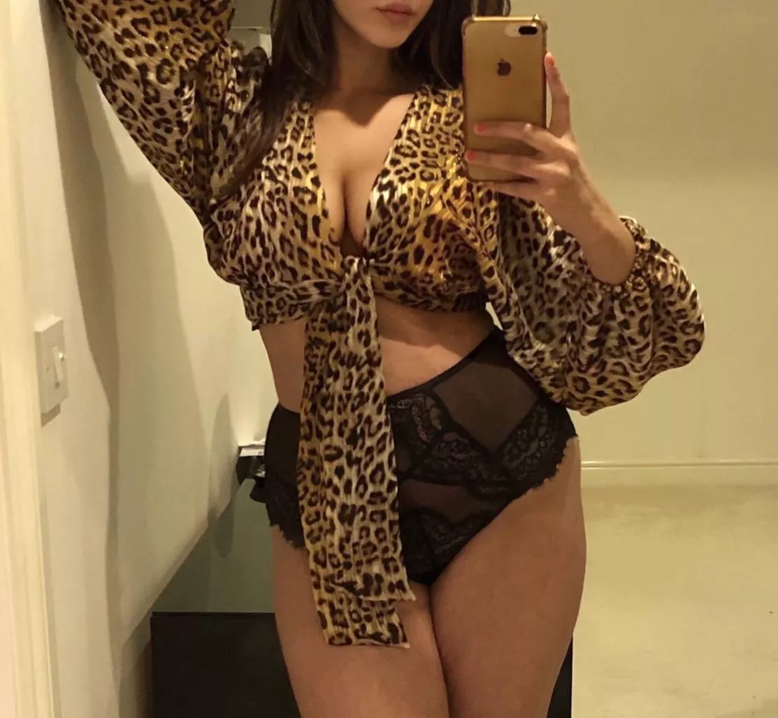 A lady on the streets yet wild under the sheets 😈🐆 British Punjabi Indian posted by knightrider69x