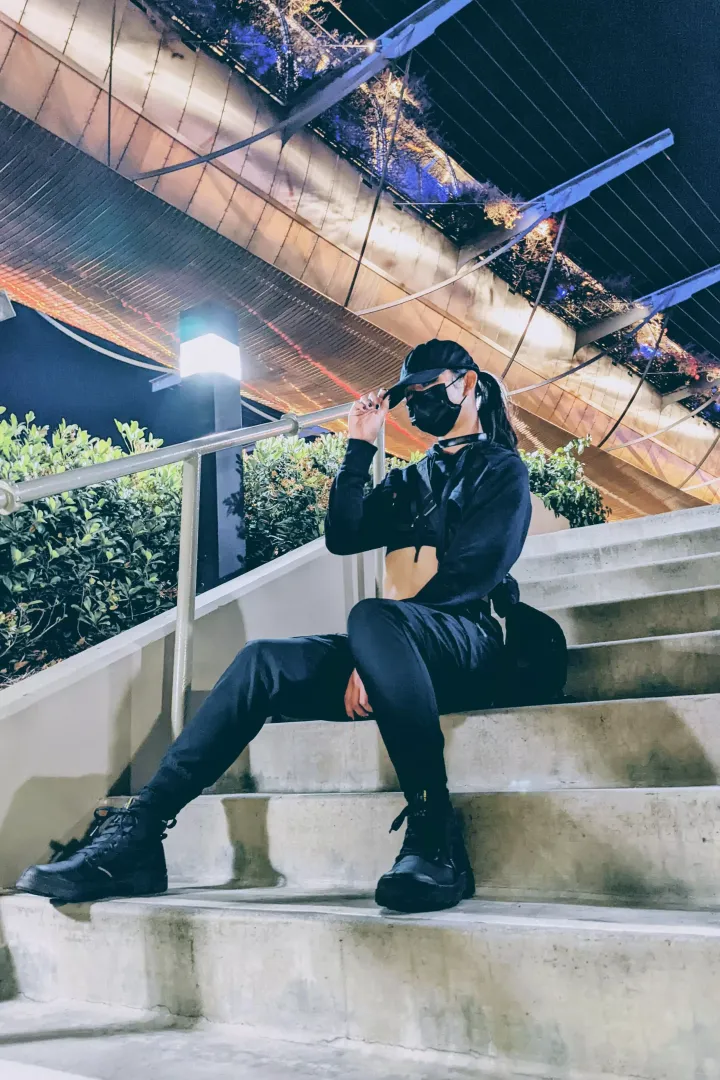 A late night pic posted by MangoTreeLB