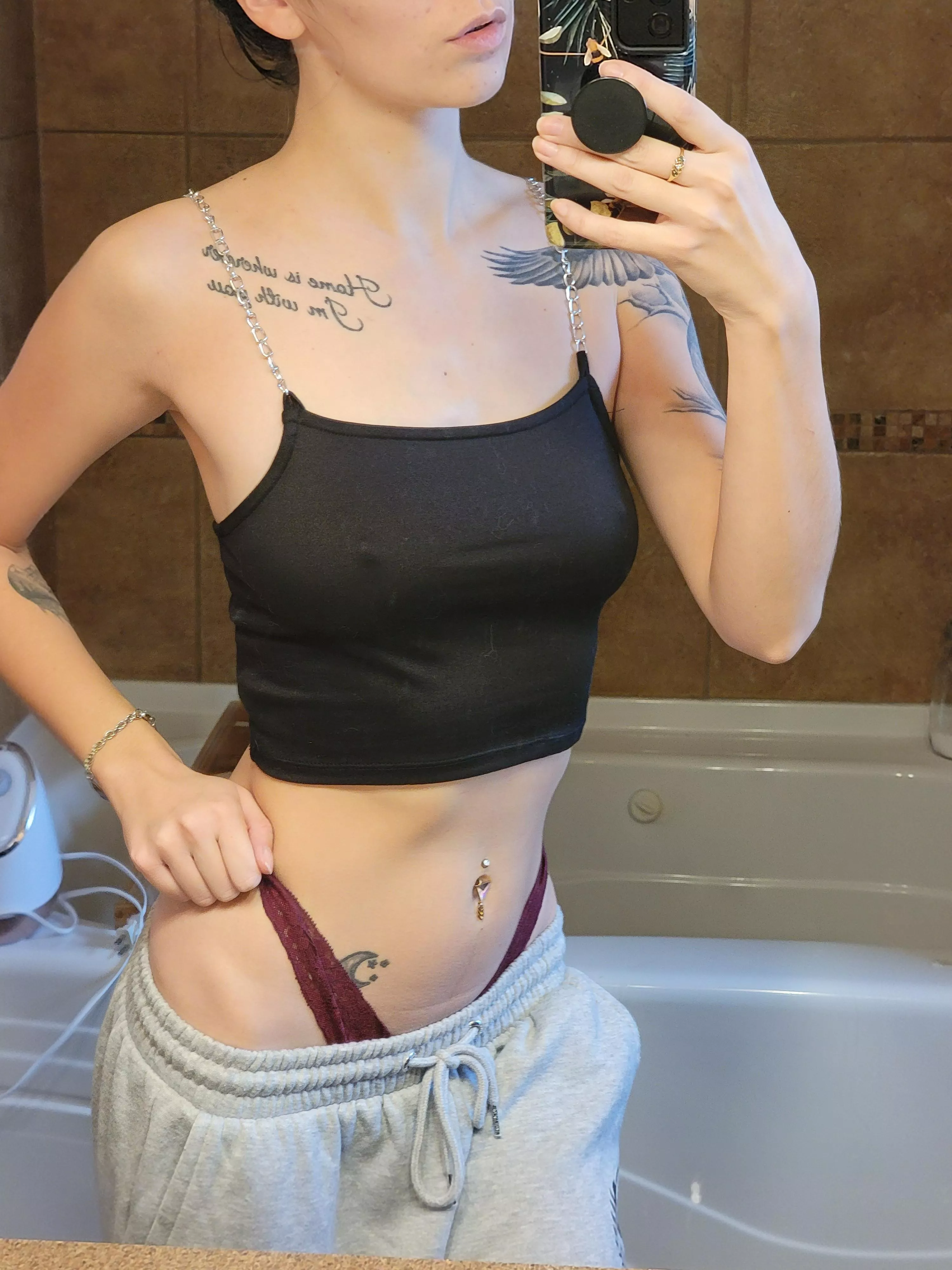 A lazy tummy for a lazy day posted by Mistress_Blaize