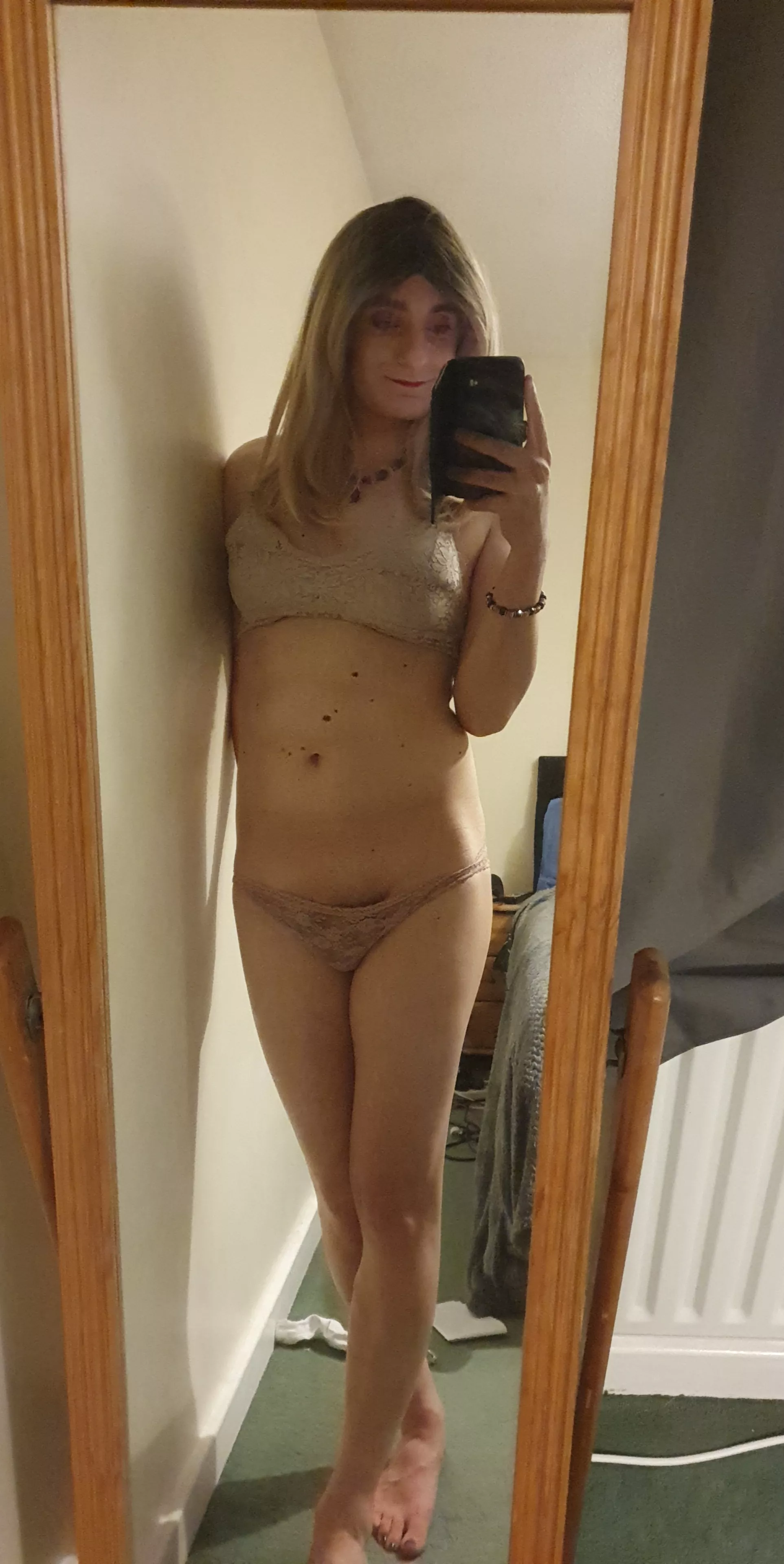 A lingerie pic to wake up to is best way to start the day posted by acdwannabe