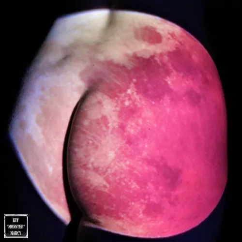 A literal full moon by bellatrixortreat