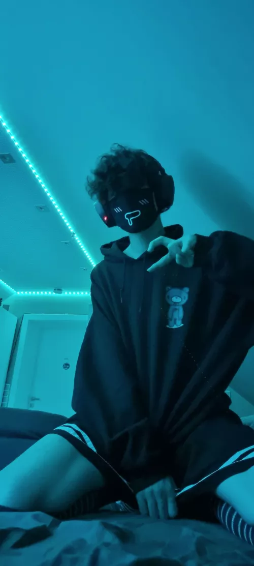 A little bit of me UwU by kaiiyoko