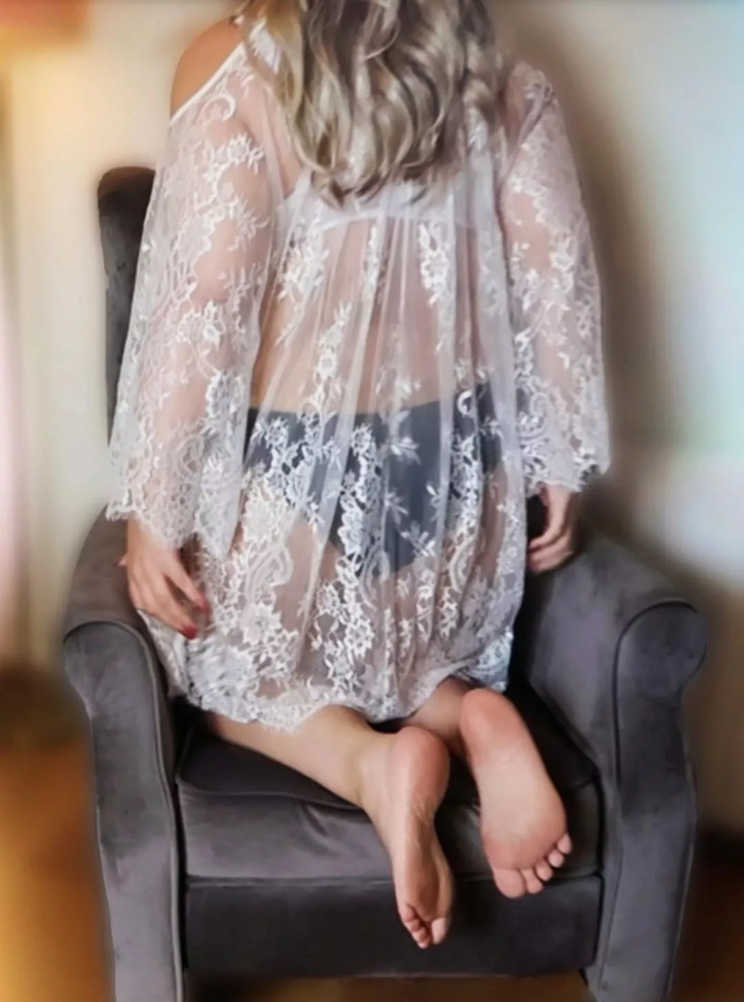 A little glimpse from behind the scenes ✨ posted by Elizabeth_ParAmour