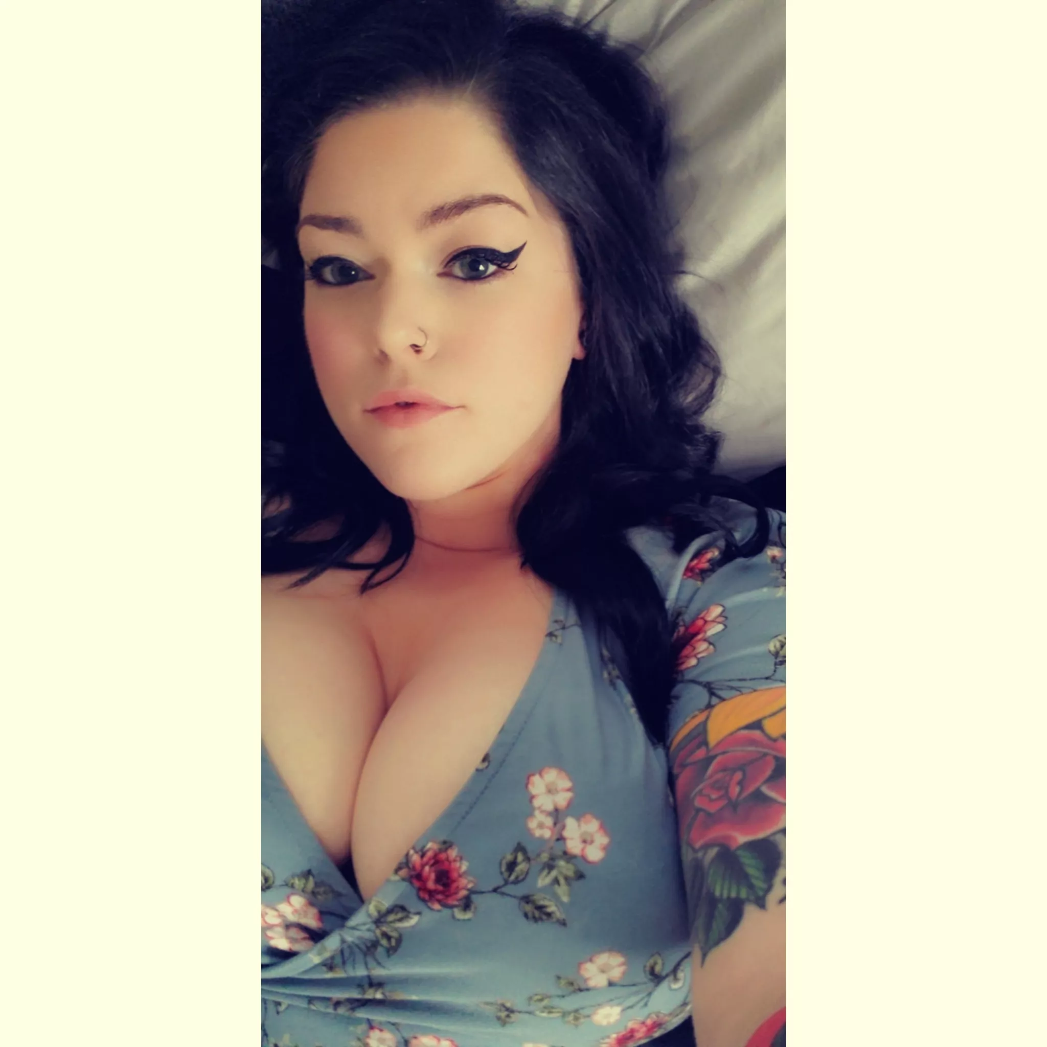 a little heavy wing ♡ posted by Im-on-glue