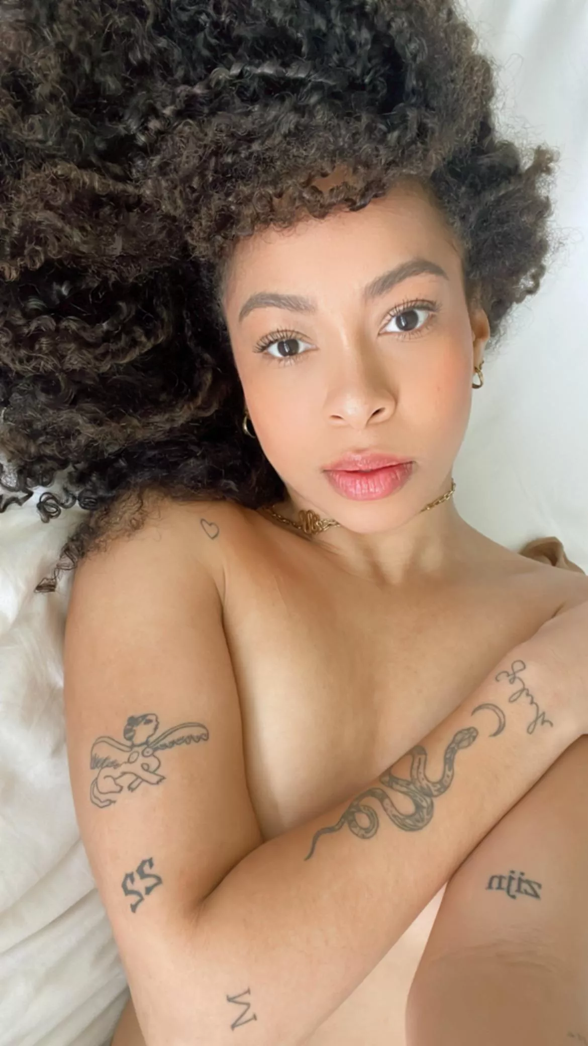 A little morning selfie :) hope your day will be great posted by Misscharlierose