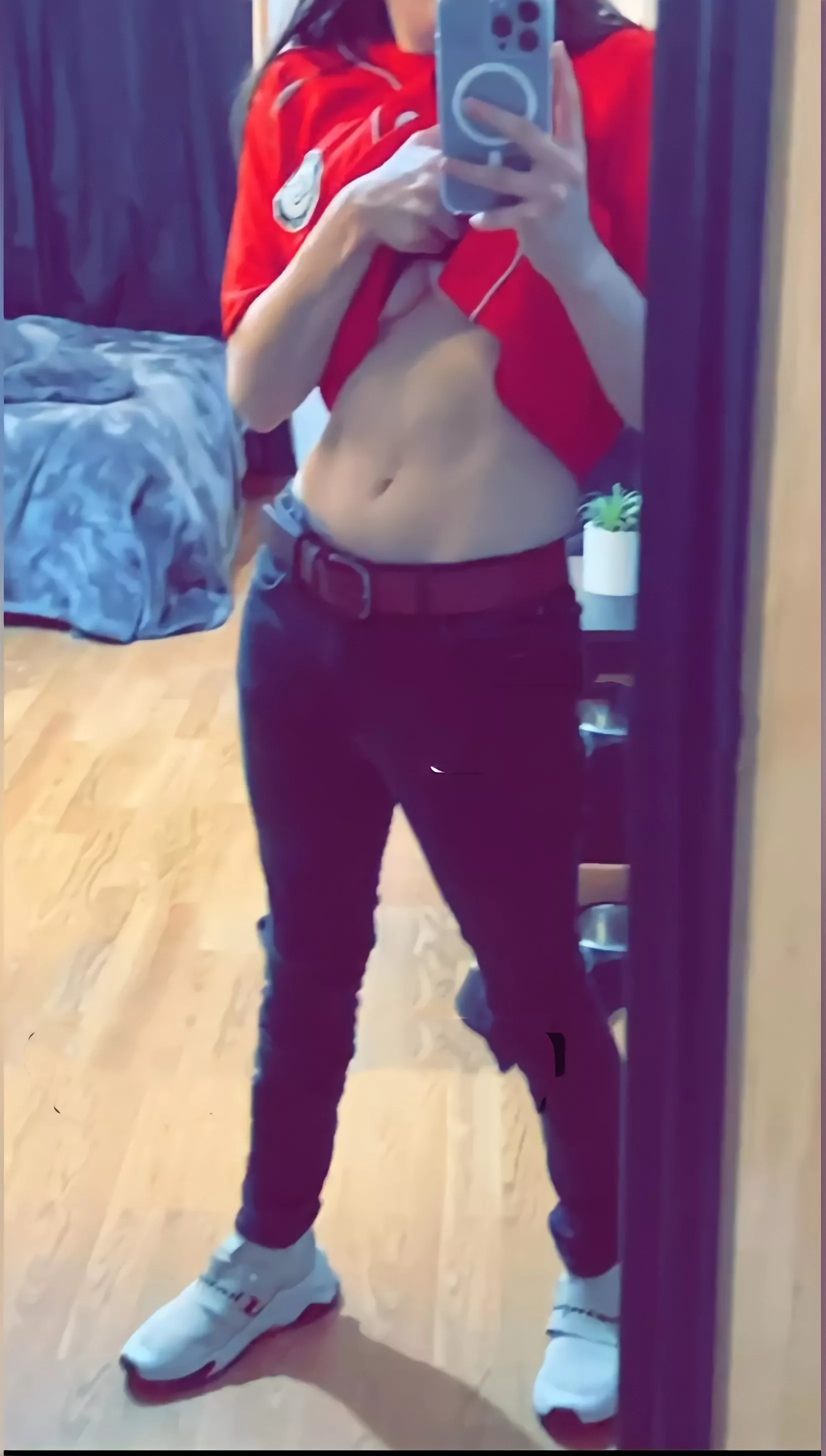 A little peek before work 👀 posted by pinchy67