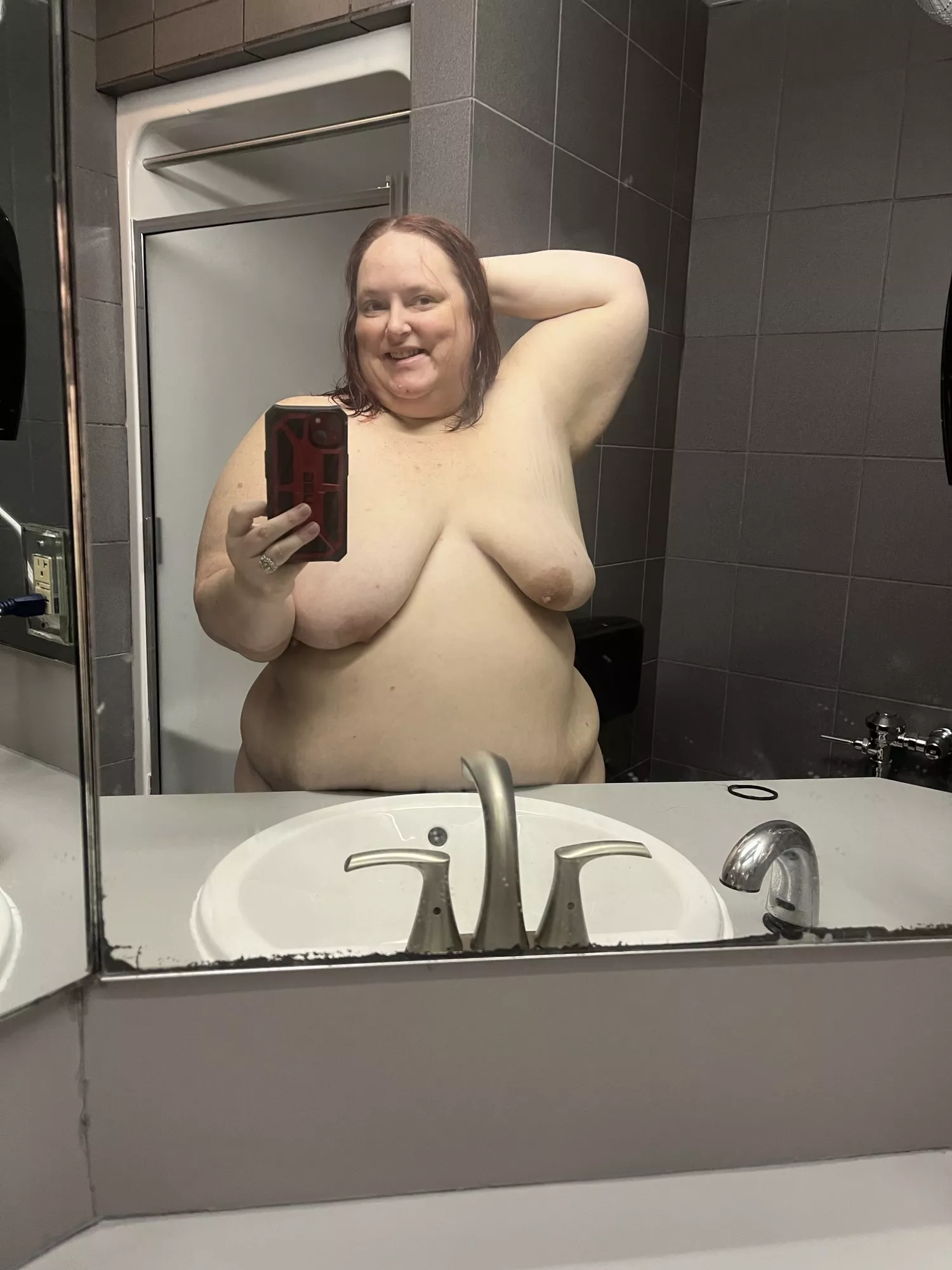 A little post-shower confidence posted by Lindz2113