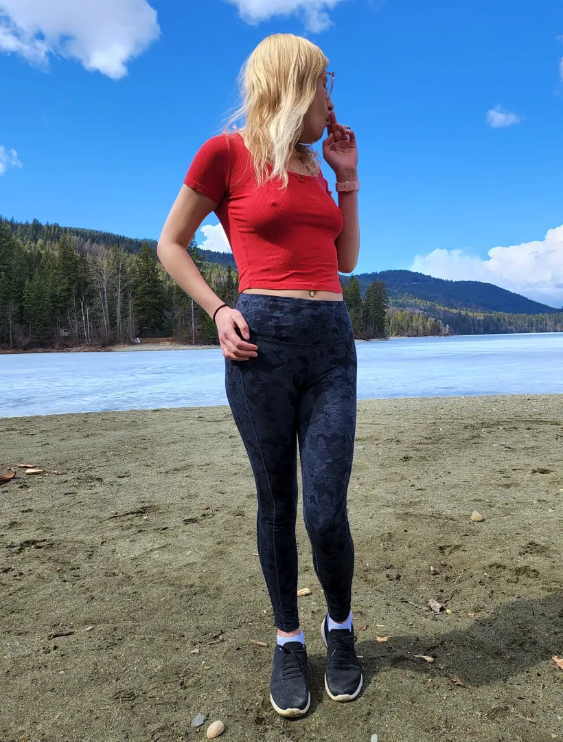 A little puff by the lake posted by LilahRose99