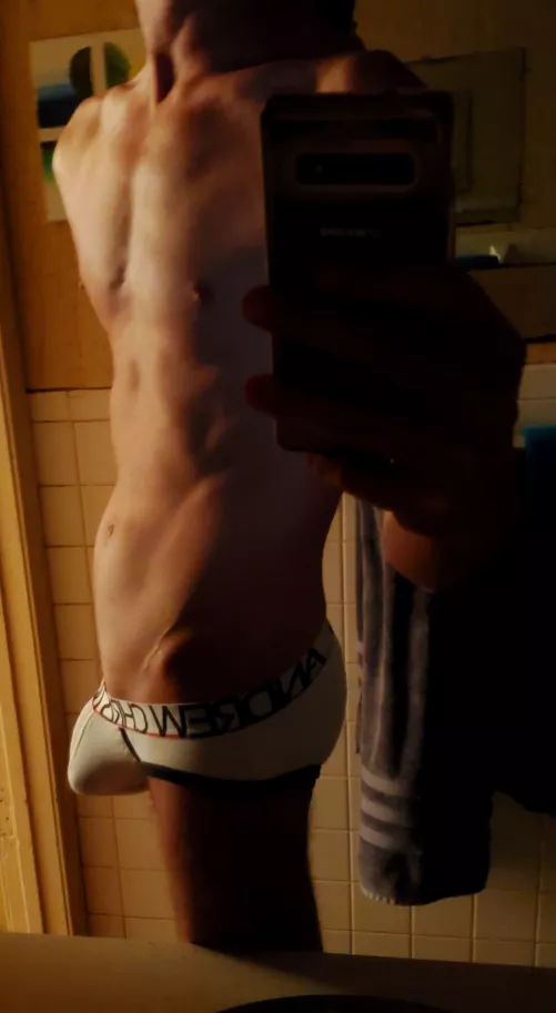 A little side bulge..... 😉 by Kitrea74