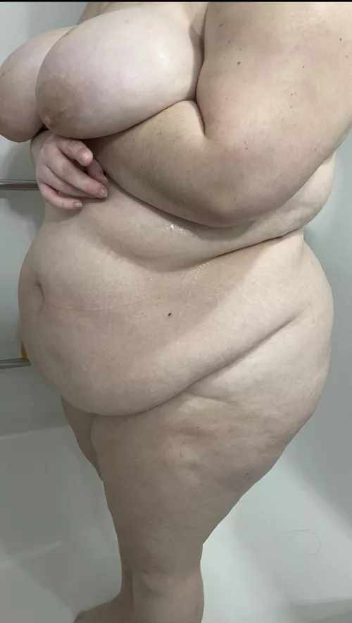 A little tipsy, decided to take nudes for Reddit 😊 by BigMilkersJasmine