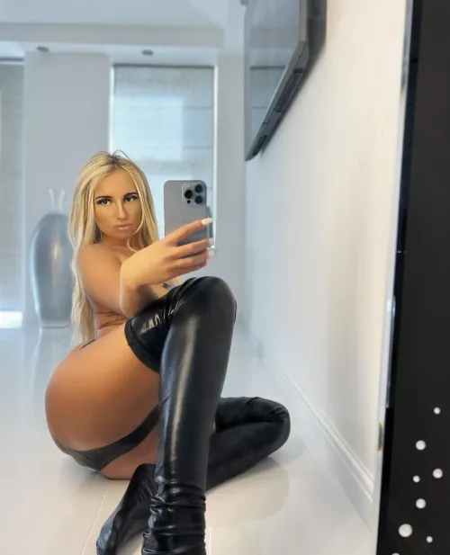 A LOT more content on my OF (requests reciprocated…) link in comments by x____bp