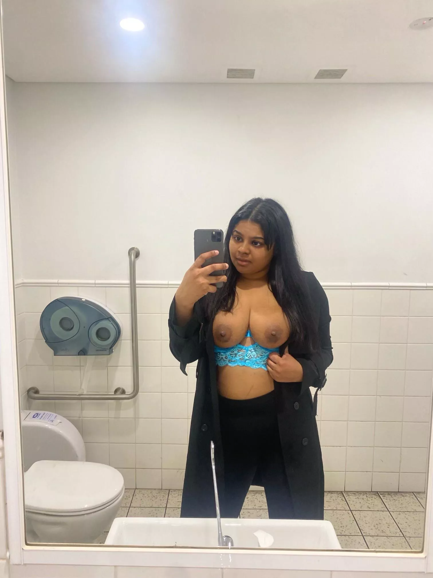 A quick public restroom flash 😉[F] posted by Agitated_Marzipan_24