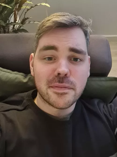 A quiet evening on the couch to recharge those batteries 😊 by Earphy