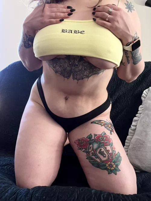 a real babe 💛 by AthenaShowers