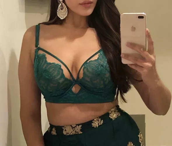 A real lady learns the art of seduction...👄 British Punjabi Indian by knightrider69x