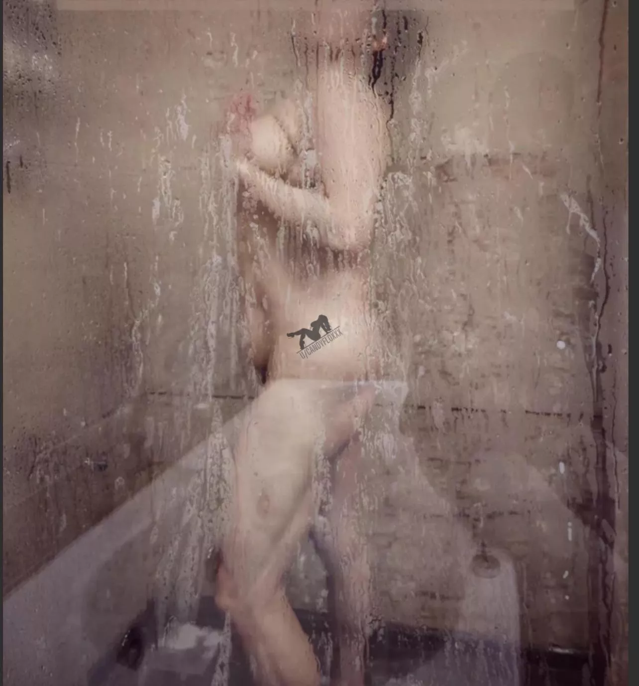 A shower after a leg day at the gym brings out the chisel on the lower hal(f) posted by Candyfloxxx