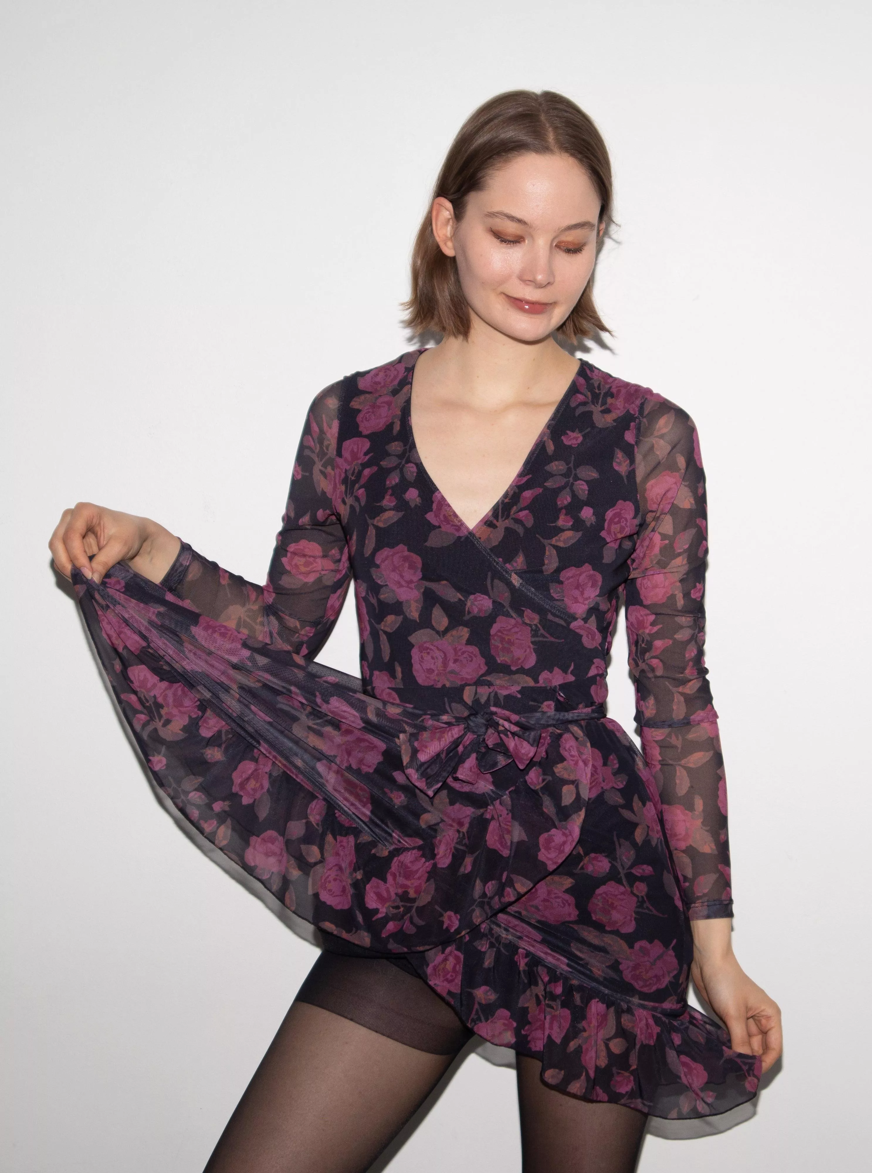 A shy flash :3 posted by sophiaemilia