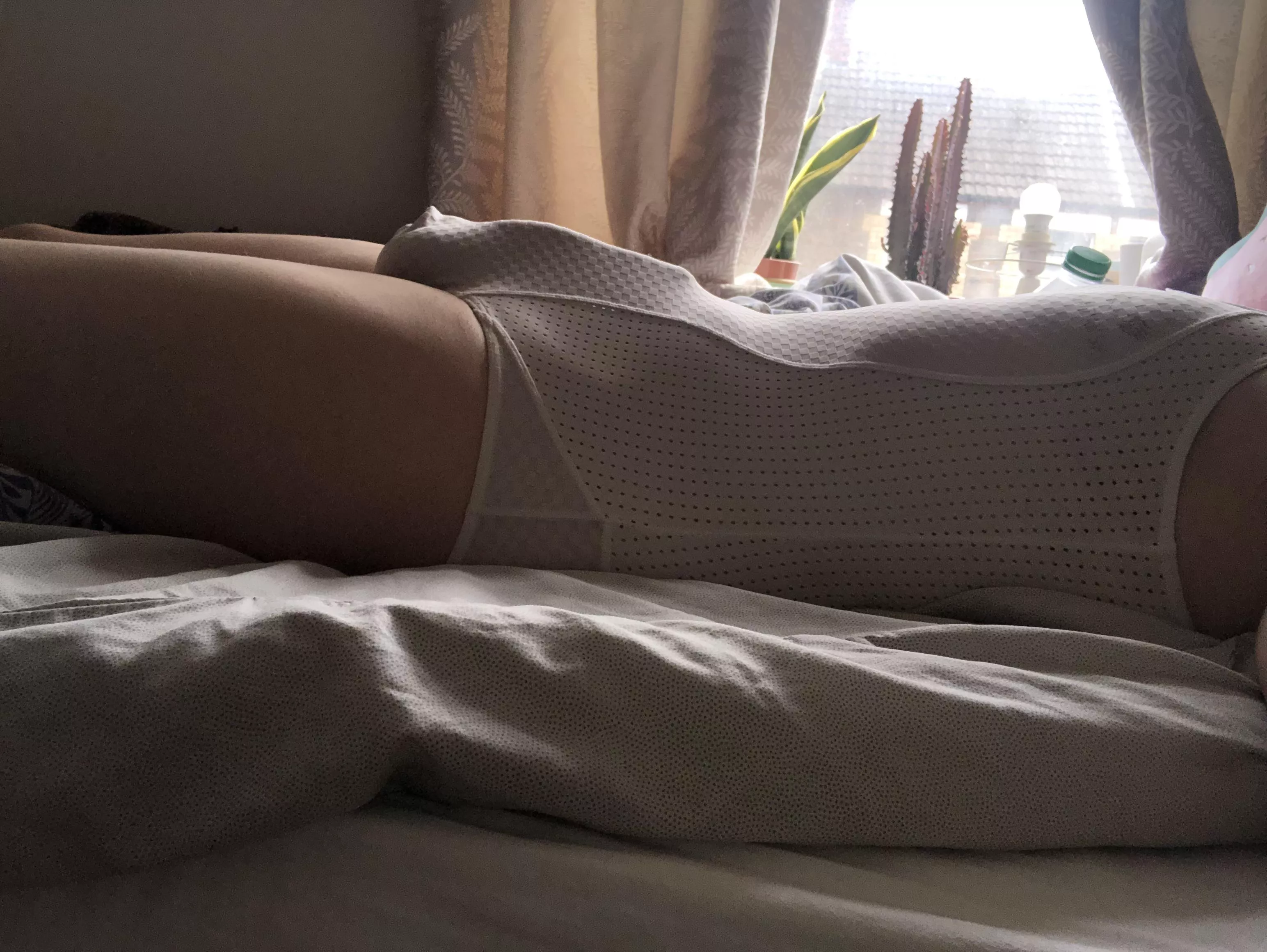 A side-on singlet bulge posted by justheretosendnudes