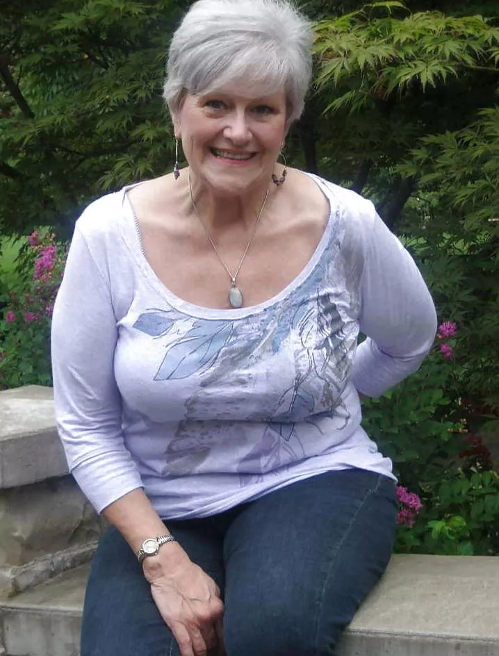 A silver beauty with an infectious smile posted by slipdisinu