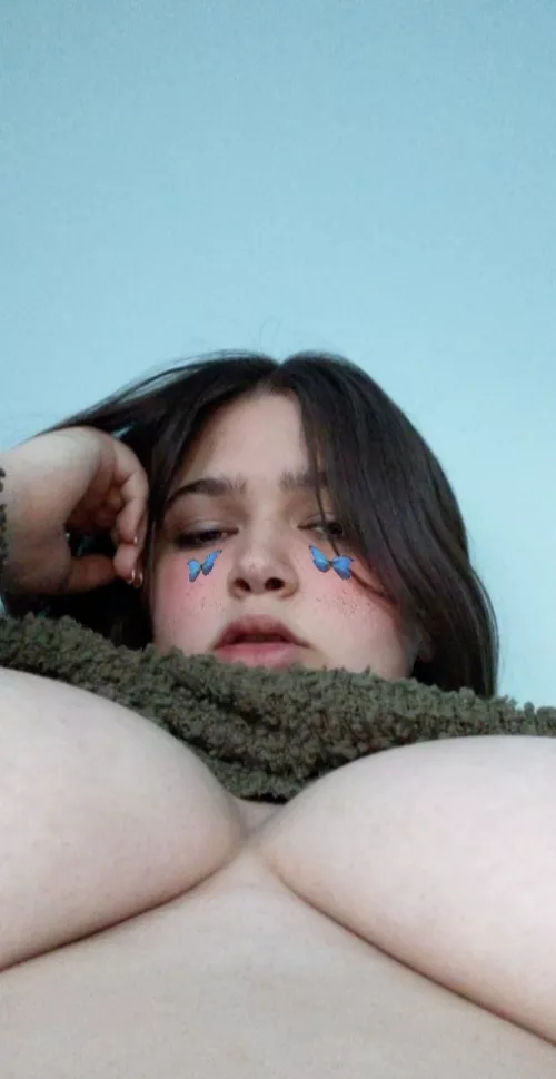 a simple pic because I'm tired ❤️ by Starmoe_idb