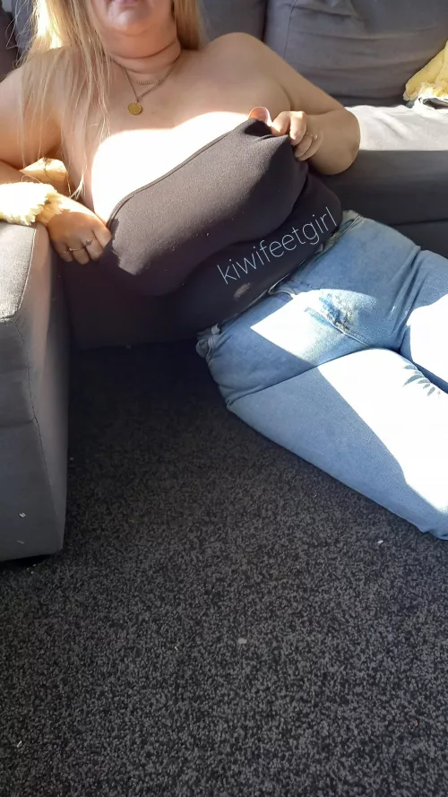 a sunny mother's day. by kiwifeetgirl