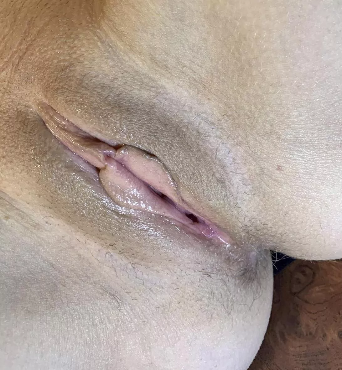 A sweet, tight, juicy 🎁 for you posted by luvjp69
