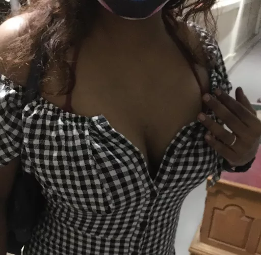 A wedding ring, and lotsa cleavage by Vehementkai