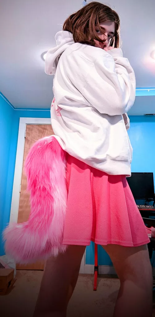 Aaaaaa I gots my taillll :3 by ZheferWolfUwU