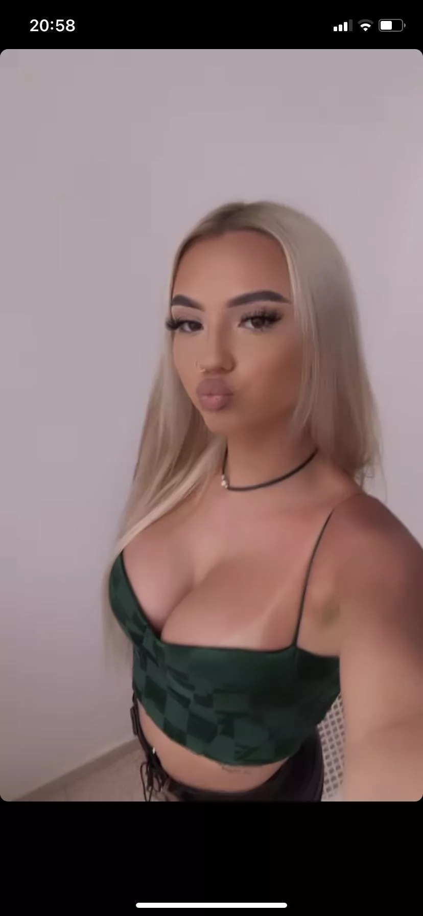 Abbie posted by unkownP02