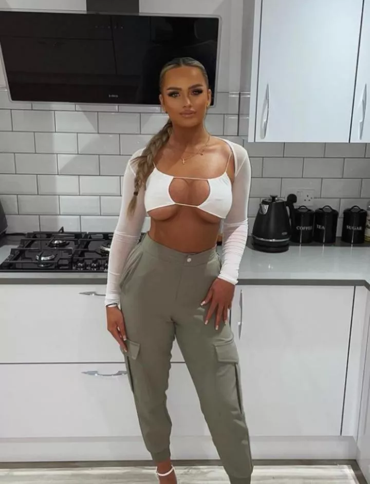 Abbie posted by corruptusextremis