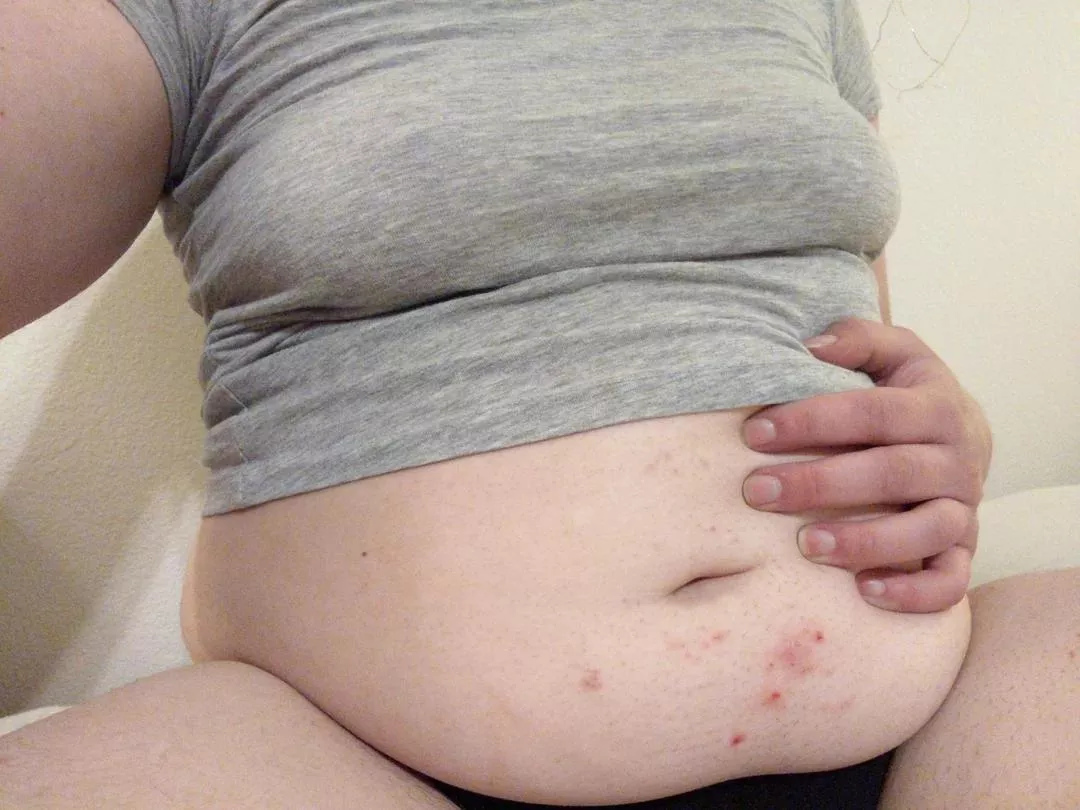 about to eat! 👀🐷 posted by PoolsOfIchor