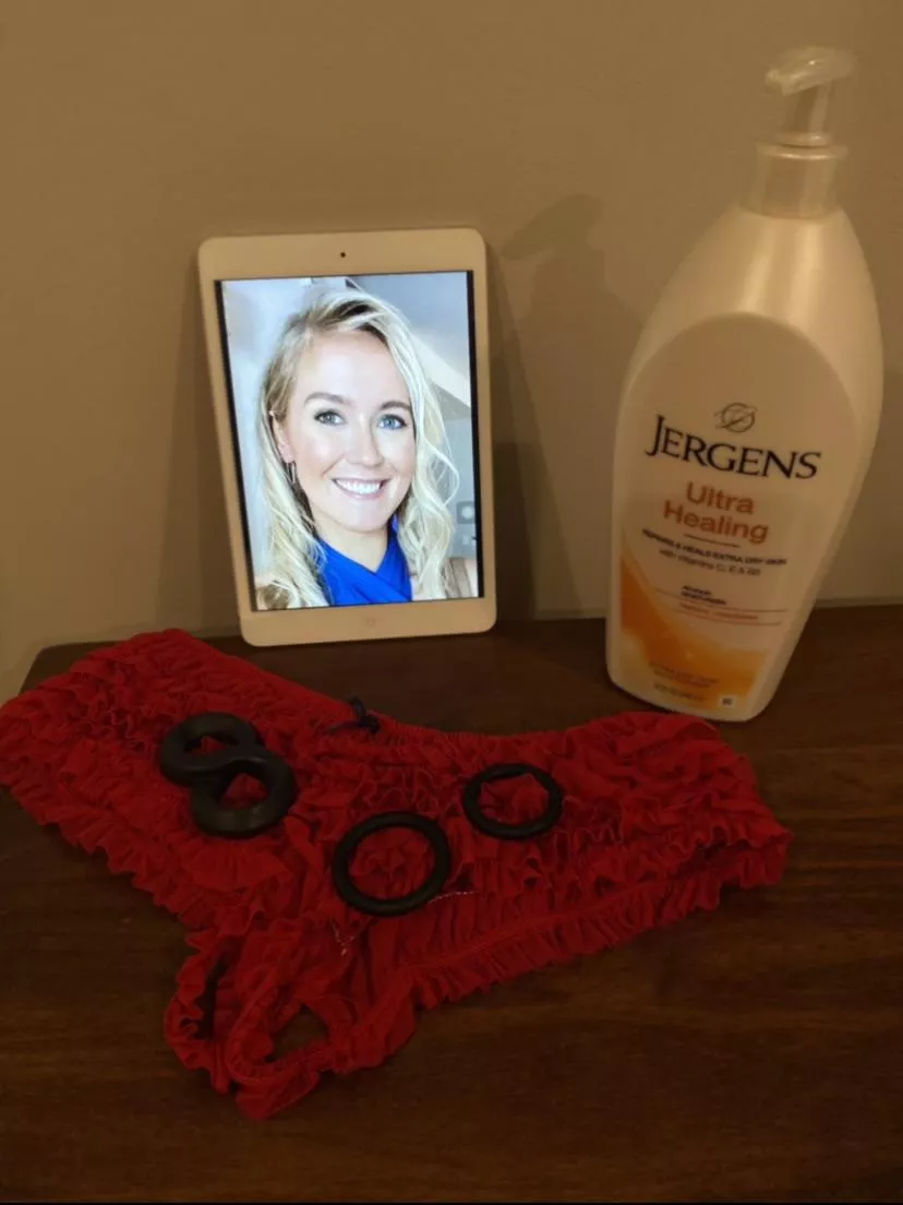 About to give her all of my sexual energy for an hour or so 😈 posted by kneeltam