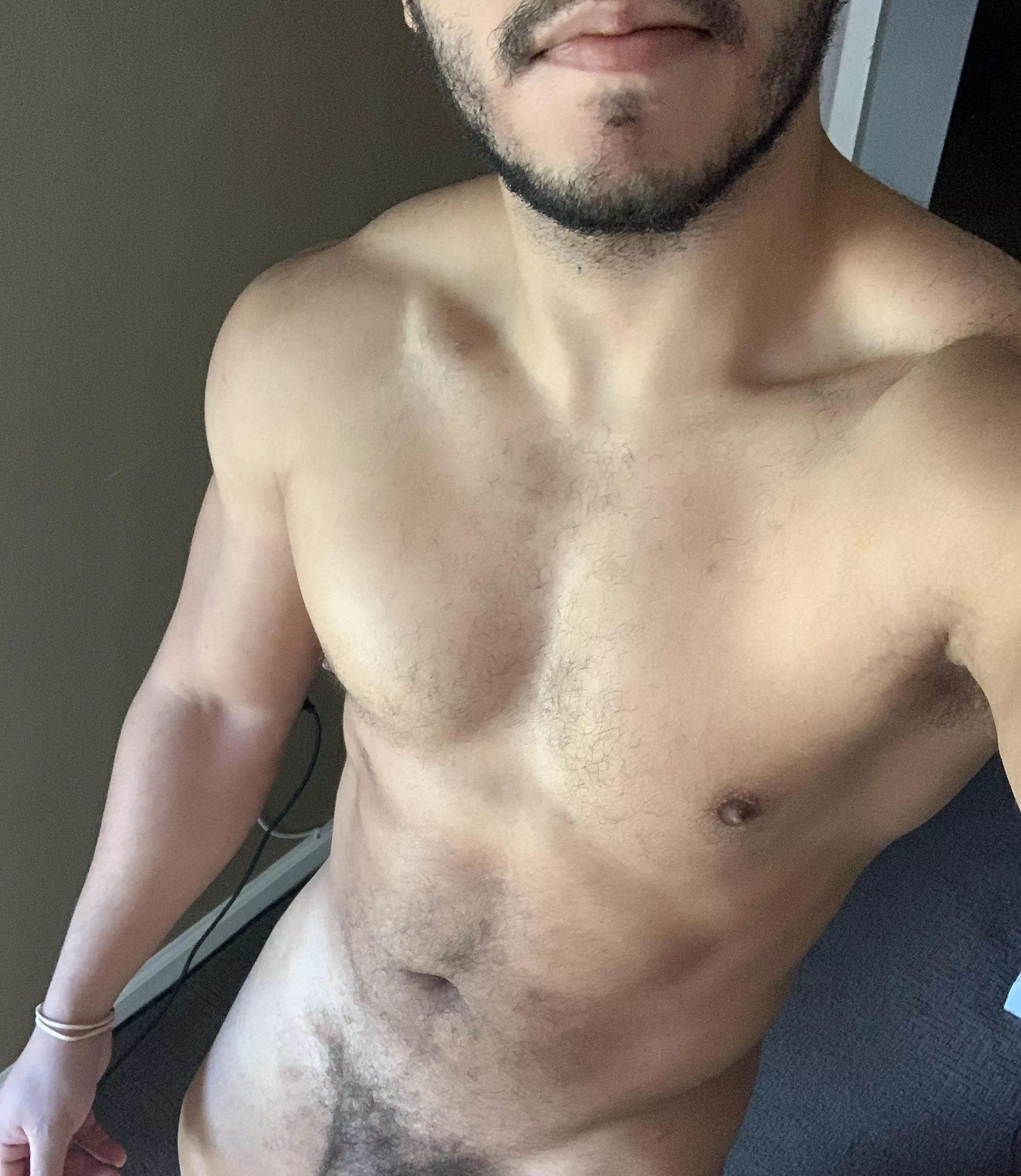 Abs looking alright 👀 posted by GRayner28