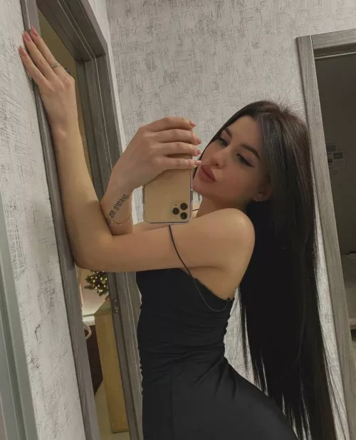 Accepting volunteers to fuck my ass by thestingytraveler