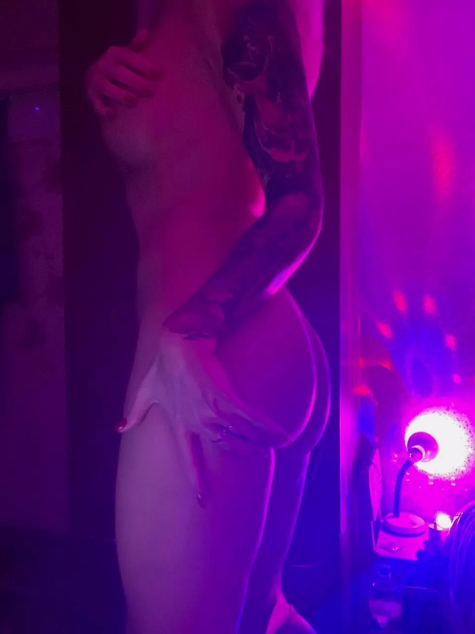 Accepting volunteers to fuck my ass posted by requiredsenator4