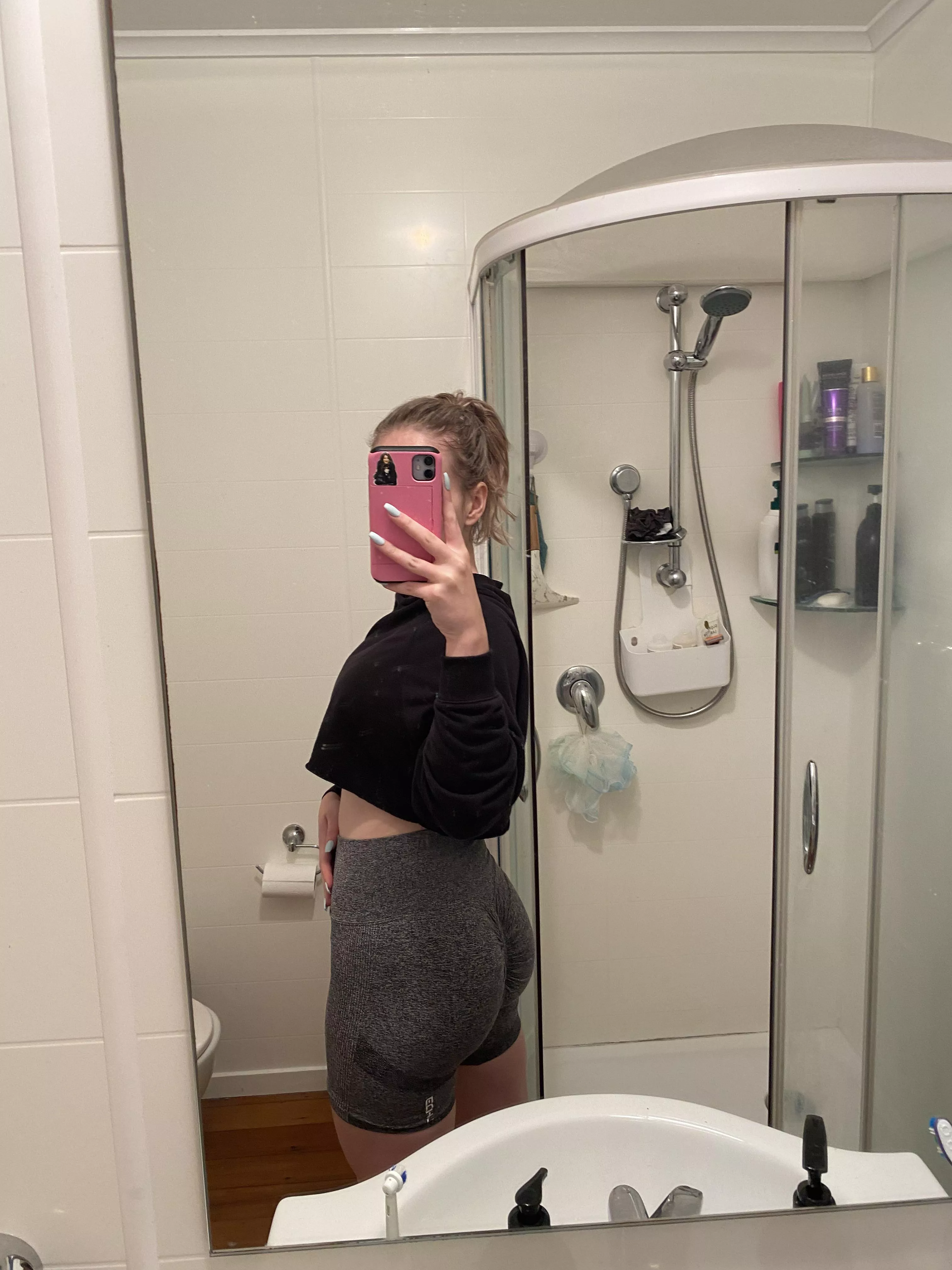 active wear fetish ? 🤤 posted by littlemissc4ndy