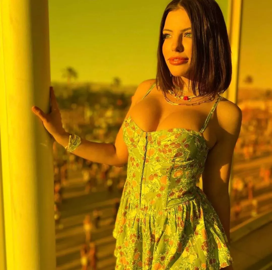 Adriana Chechik posted by dripping_ink69