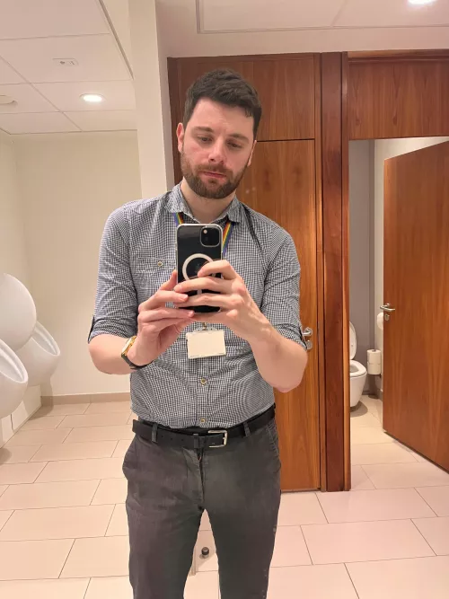 Advantage of being back in the office is the good lighting in the toilets 😂 by CyngB