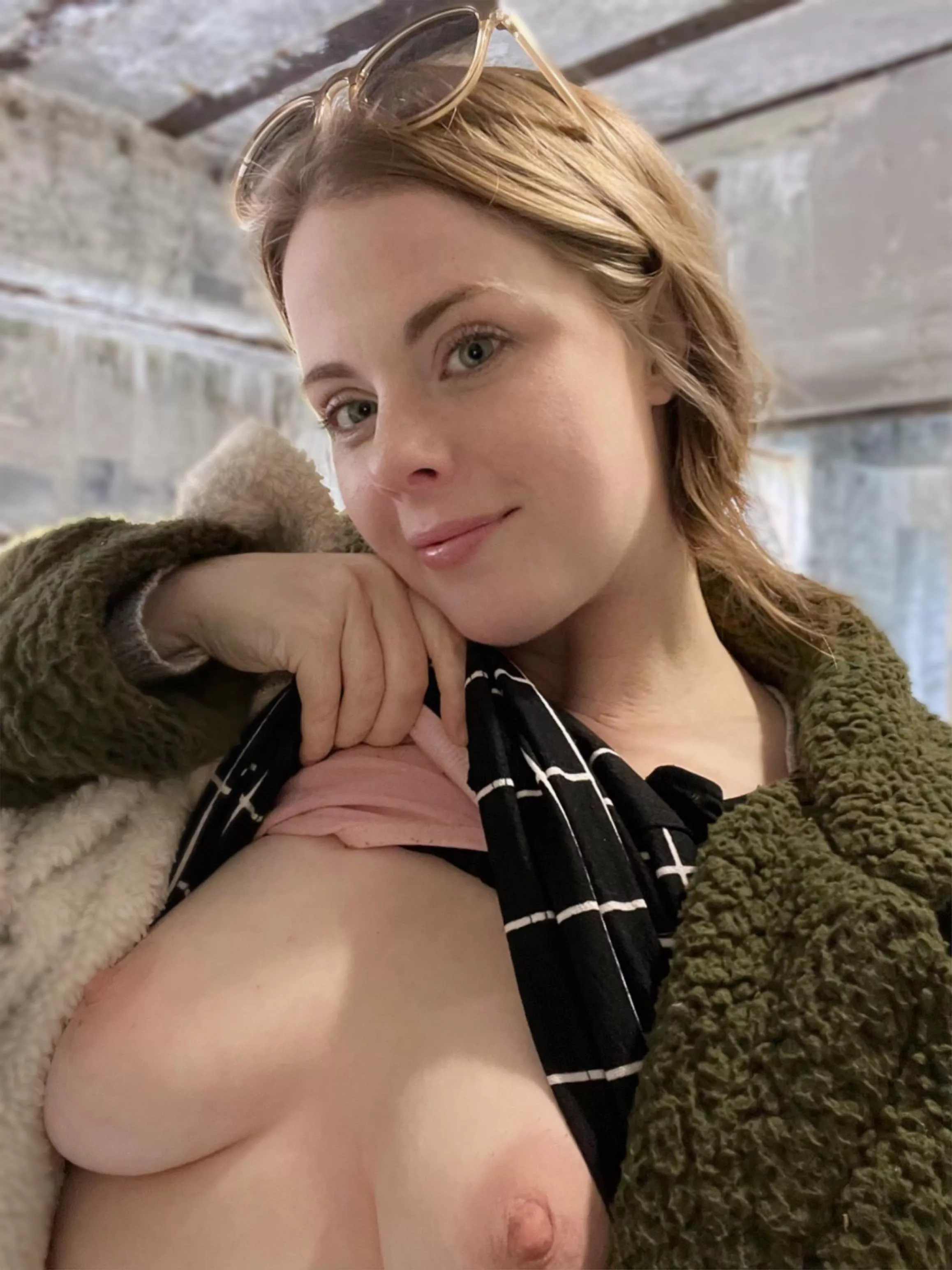 Adventuring & letting the girls breathe 🥰 posted by Foxyfawnn