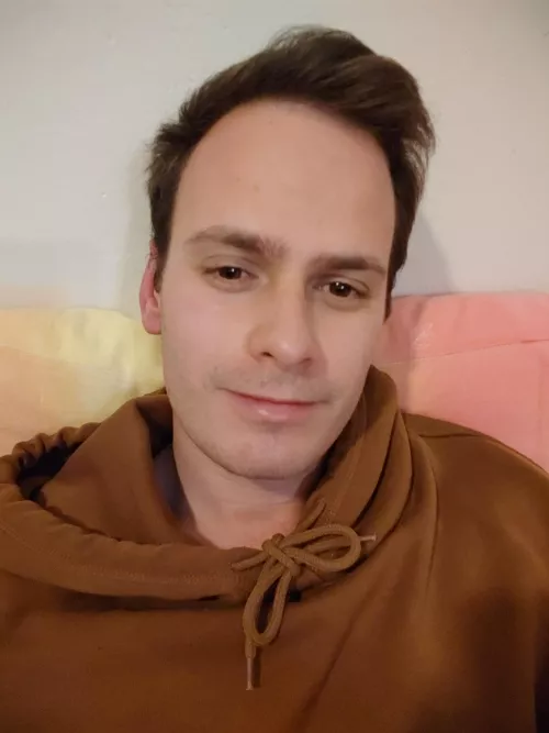 After deleting my old account (🤦🏻‍♂️) I ended up creating a new one cause I missed it here, so... Hi everyone I'm Fra! hope you're doing well☀️ by iamfra_