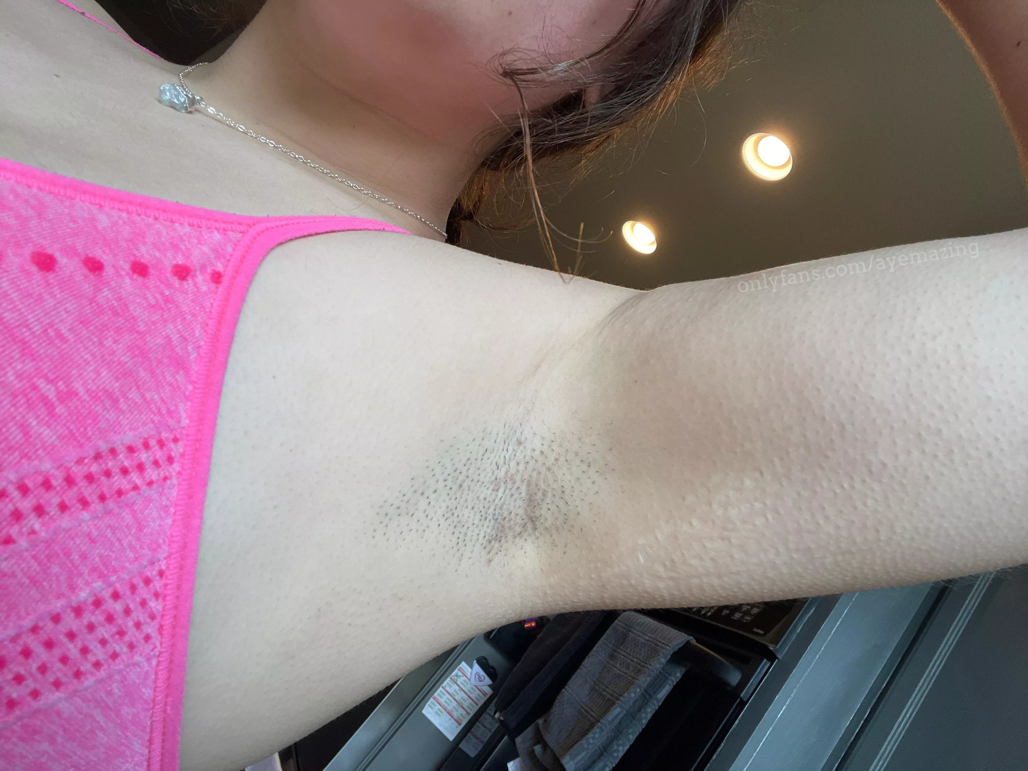 after working up a sweat in the gym, it feels good to let them breathe. How badly do you wanna take a whiff? 😏 posted by psambie